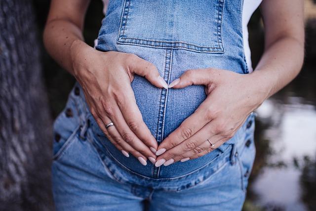 Průběh těhotenství a porodu u žen s Crohnovou chorobou